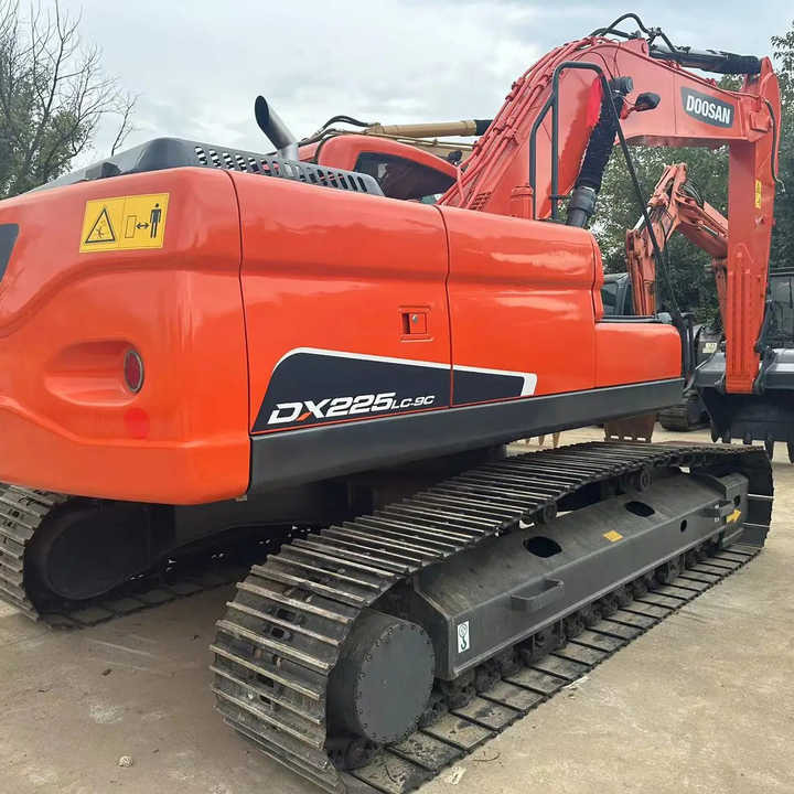 Used Excavator Doosan DX225LC-9 Excavators Mini Equipment Earth Moving Machinery Doosan Digger Excavator for Sale - حفارات زحافة: صور 1 Used Excavator Doosan DX225LC-9 Excavators Mini Equipment Earth Moving Machinery Doosan Digger Excavator for Sale - حفارات زحافة: صور 1
