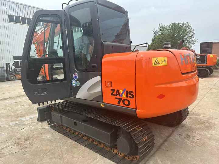 Used HITACHI ZX-70 - حفارة: صور 2 Used HITACHI ZX-70 - حفارة: صور 2