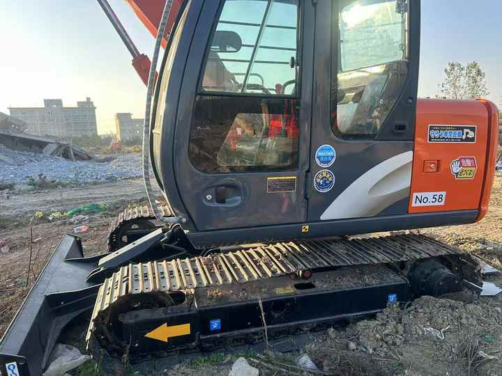 Used HITACHI ZX70 Model Mini Excavator Second Hand Machine Popular Brand Japan Hitachi Hydraulic Machinery - حفارة: صور 5 Used HITACHI ZX70 Model Mini Excavator Second Hand Machine Popular Brand Japan Hitachi Hydraulic Machinery - حفارة: صور 5