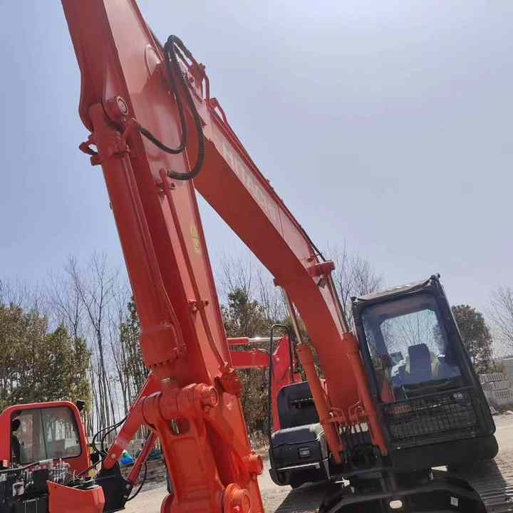 Used Hitachi ZX130 Excavator Japan Made Hitachi Used Excavator Zx120 Zx130 for Sale - حفارة: صور 4 Used Hitachi ZX130 Excavator Japan Made Hitachi Used Excavator Zx120 Zx130 for Sale - حفارة: صور 4