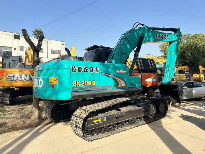 Used Japan Kobelco SK200-8 Crawler Excavator New Arrival Earth-moving Machine for Sale - حفارات زحافة: صور 4 Used Japan Kobelco SK200-8 Crawler Excavator New Arrival Earth-moving Machine for Sale - حفارات زحافة: صور 4