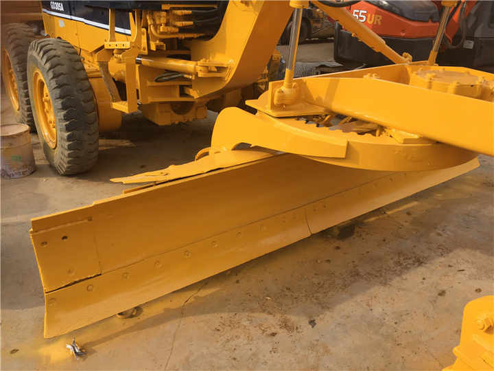 آلة تسوية الأرض Used Komatsu GD305 Motor Grader Cheap Price Komatsu Road Grader GD305 Good Condition in China: صور 6