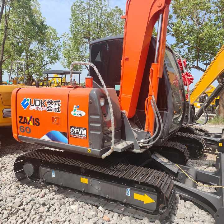 Used Original Japan Brand Hitachi Zx60 Excavator for Sale - حفارة: صور 5 Used Original Japan Brand Hitachi Zx60 Excavator for Sale - حفارة: صور 5