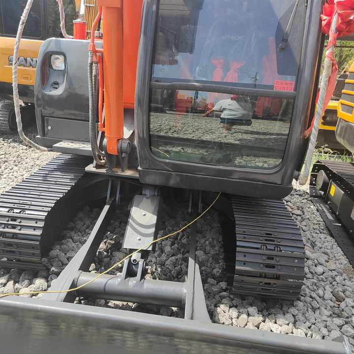 Used Original Japan Brand Hitachi Zx60 Excavator for Sale - حفارة: صور 3 Used Original Japan Brand Hitachi Zx60 Excavator for Sale - حفارة: صور 3