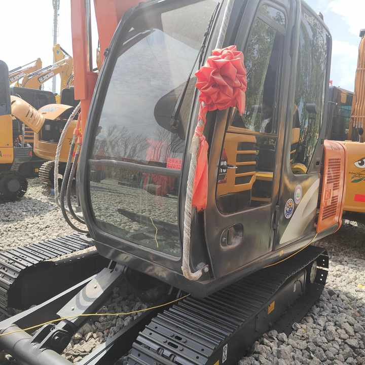 Used Original Japan Brand Hitachi Zx60 Excavator for Sale - حفارة: صور 2 Used Original Japan Brand Hitachi Zx60 Excavator for Sale - حفارة: صور 2