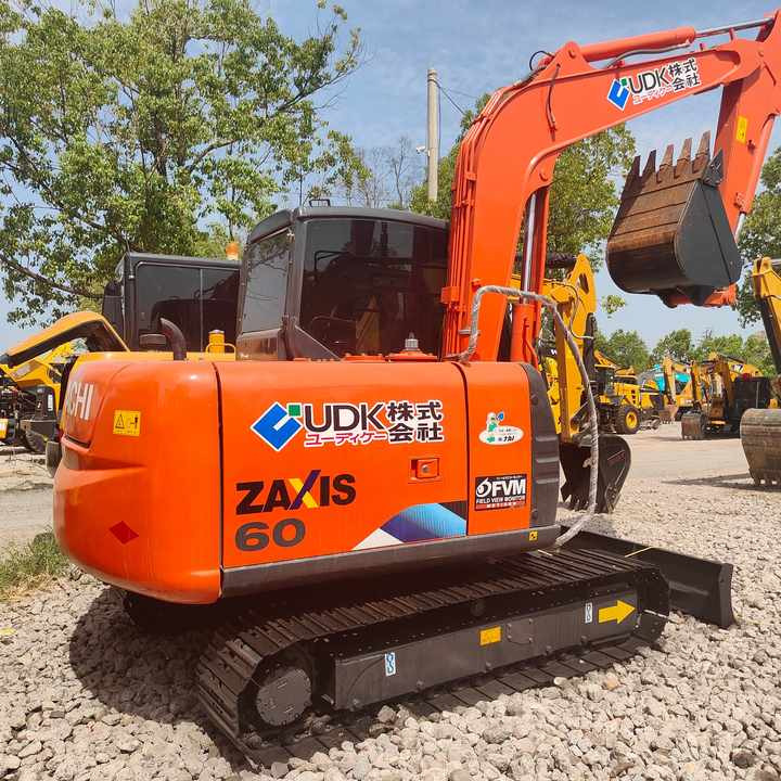Used Original Japan Brand Hitachi Zx60 Excavator for Sale - حفارة: صور 1 Used Original Japan Brand Hitachi Zx60 Excavator for Sale - حفارة: صور 1