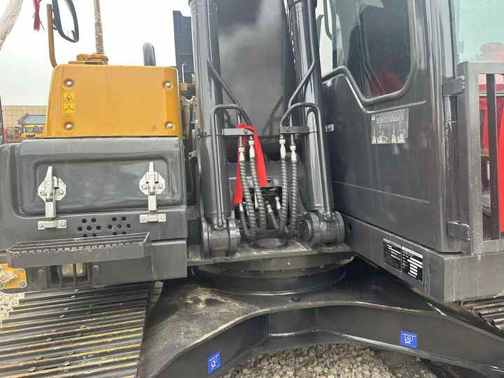 Used Original Volvo EC140 Excavator on Sale - حفارة: صور 3 Used Original Volvo EC140 Excavator on Sale - حفارة: صور 3