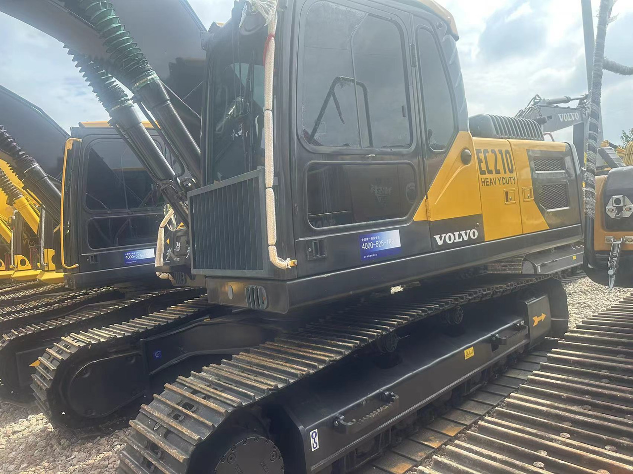 Used VOLVO EC210 Excavator Efficient Heavy Construction Equipment with Original Engine Second Hand Crawler Excavator - حفارة: صور 4 Used VOLVO EC210 Excavator Efficient Heavy Construction Equipment with Original Engine Second Hand Crawler Excavator - حفارة: صور 4