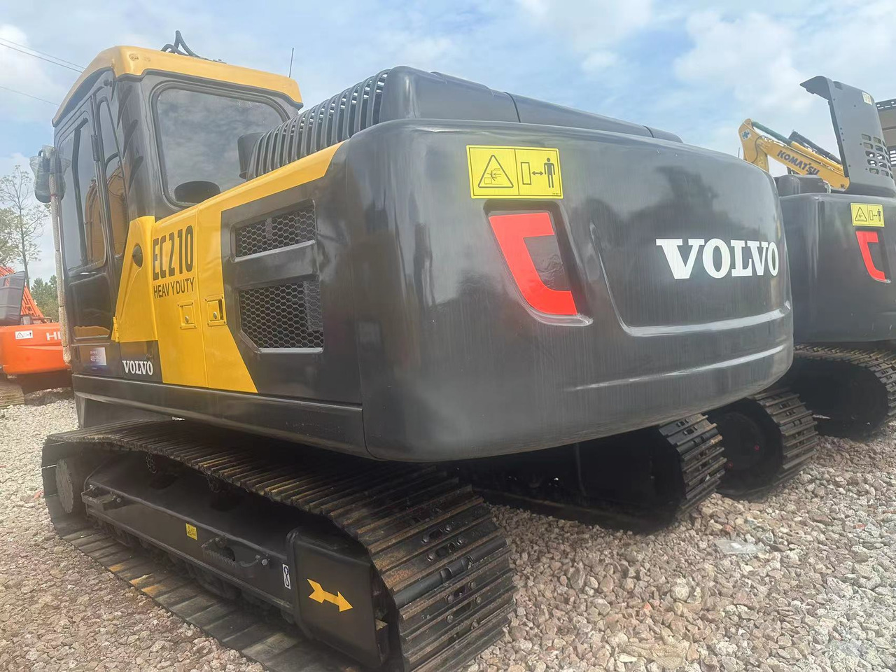 Used VOLVO EC210 Excavator Efficient Heavy Construction Equipment with Original Engine Second Hand Crawler Excavator - حفارة: صور 1 Used VOLVO EC210 Excavator Efficient Heavy Construction Equipment with Original Engine Second Hand Crawler Excavator - حفارة: صور 1