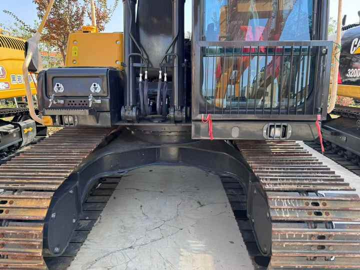 Used Volvo 14 Tonne Crawler Excavator Volvo Ec140 Excavator Good Condition Low Price Good Quality for Sale - حفارات زحافة: صور 3 Used Volvo 14 Tonne Crawler Excavator Volvo Ec140 Excavator Good Condition Low Price Good Quality for Sale - حفارات زحافة: صور 3
