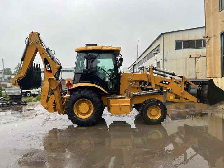 Used Wheel Loader CAT420F Caterpillar 420F Construction Machinery Mini Wheel Skid Steer Loader in Stock - اللودر بعجل: صور 5 Used Wheel Loader CAT420F Caterpillar 420F Construction Machinery Mini Wheel Skid Steer Loader in Stock - اللودر بعجل: صور 5