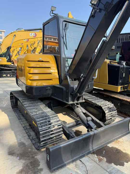 Used volvo Ec60 Mini 6tons Excavator in Stock for Sale - حفارات زحافة: صور 2 Used volvo Ec60 Mini 6tons Excavator in Stock for Sale - حفارات زحافة: صور 2