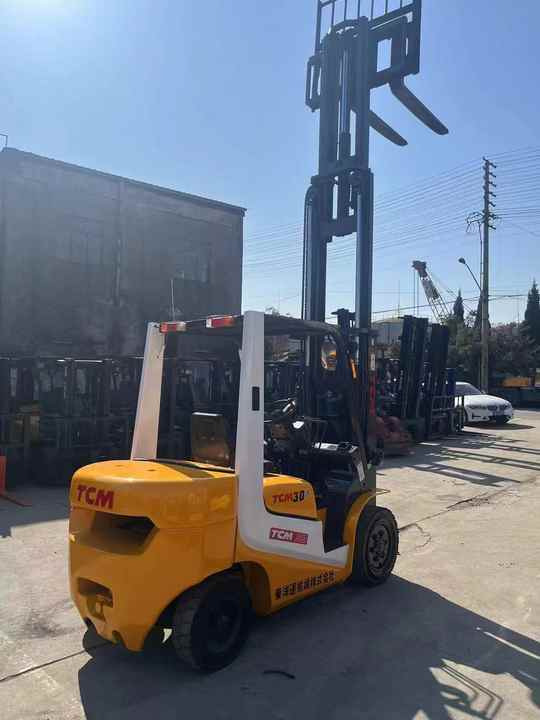 Very Good Condition and Cheap Price 3 Tonne TCM Forklift Run Performance TCM30 Forklift for Sale - رافعة شوكية: صور 2 Very Good Condition and Cheap Price 3 Tonne TCM Forklift Run Performance TCM30 Forklift for Sale - رافعة شوكية: صور 2