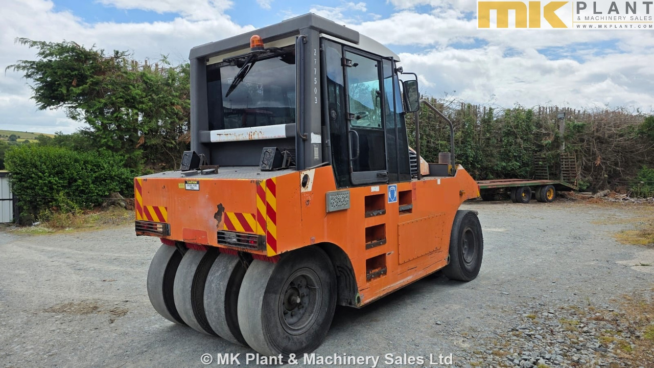 BOMAG BW24R (Stavostroj VP2400 / Ammann AP2400) - مداحل الإطارات الهوائية: صور 3 BOMAG BW24R (Stavostroj VP2400 / Ammann AP2400) - مداحل الإطارات الهوائية: صور 3