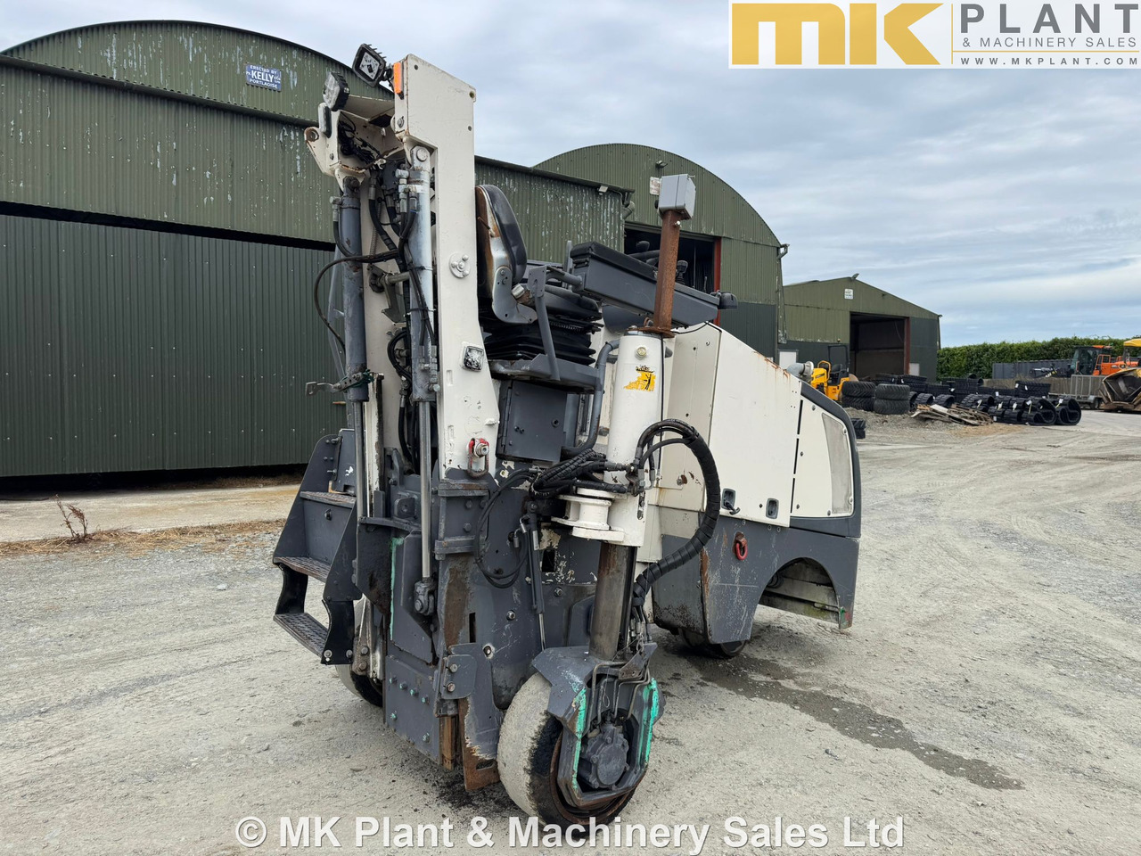 WIRTGEN W50 - ماكينات لصقل الأسفلت: صور 4 WIRTGEN W50 - ماكينات لصقل الأسفلت: صور 4