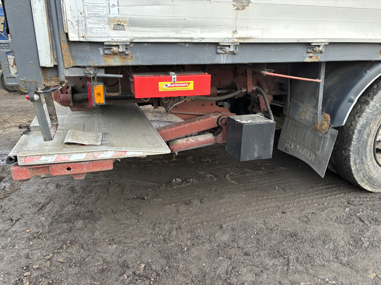 RENAULT Premium 260 - شاحنة ستارة: صور 3 RENAULT Premium 260 - شاحنة ستارة: صور 3