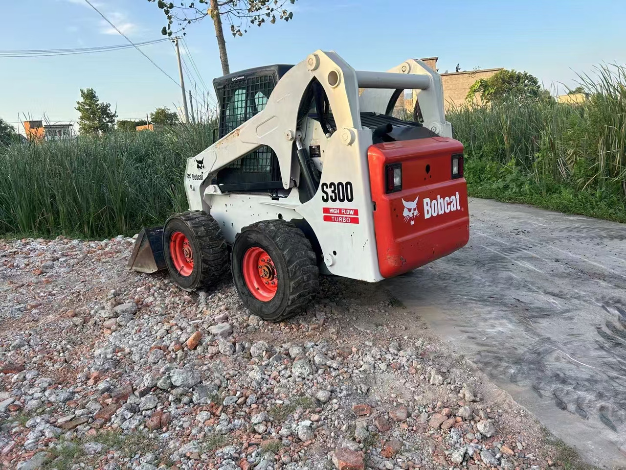 BOBCAT S300 - شيول صغير: صور 3 BOBCAT S300 - شيول صغير: صور 3