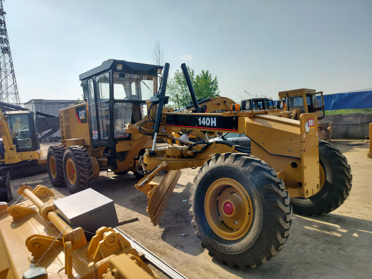 CATERPILLAR 140H - آلة تسوية الأرض: صور 3 CATERPILLAR 140H - آلة تسوية الأرض: صور 3