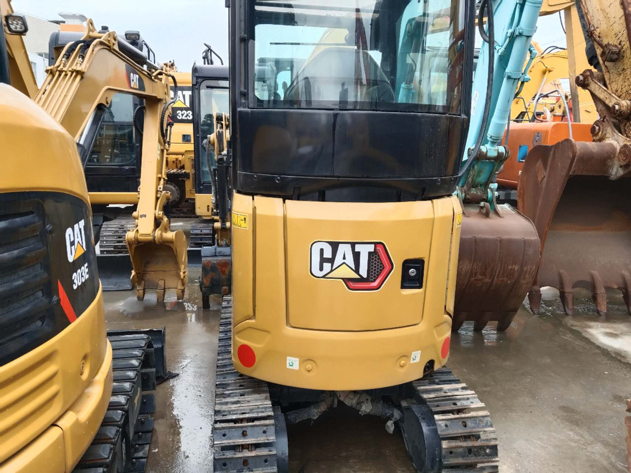 CATERPILLAR 302 - حفارة مصغرة: صور 3 CATERPILLAR 302 - حفارة مصغرة: صور 3