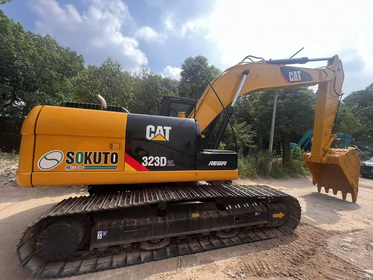 CATERPILLAR 323D2L - حفارات زحافة: صور 4 CATERPILLAR 323D2L - حفارات زحافة: صور 4
