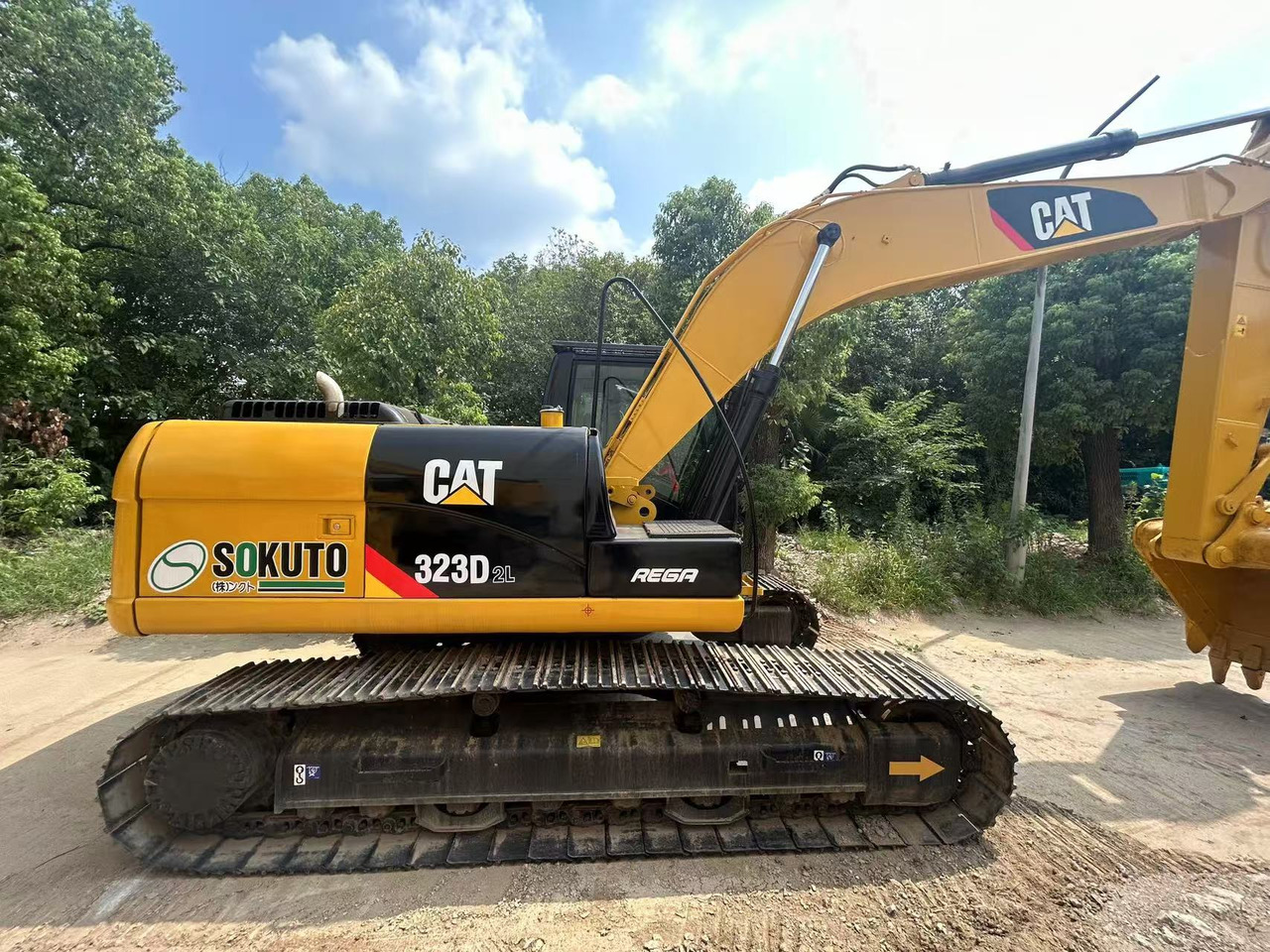 CATERPILLAR 323D2L - حفارات زحافة: صور 1 CATERPILLAR 323D2L - حفارات زحافة: صور 1