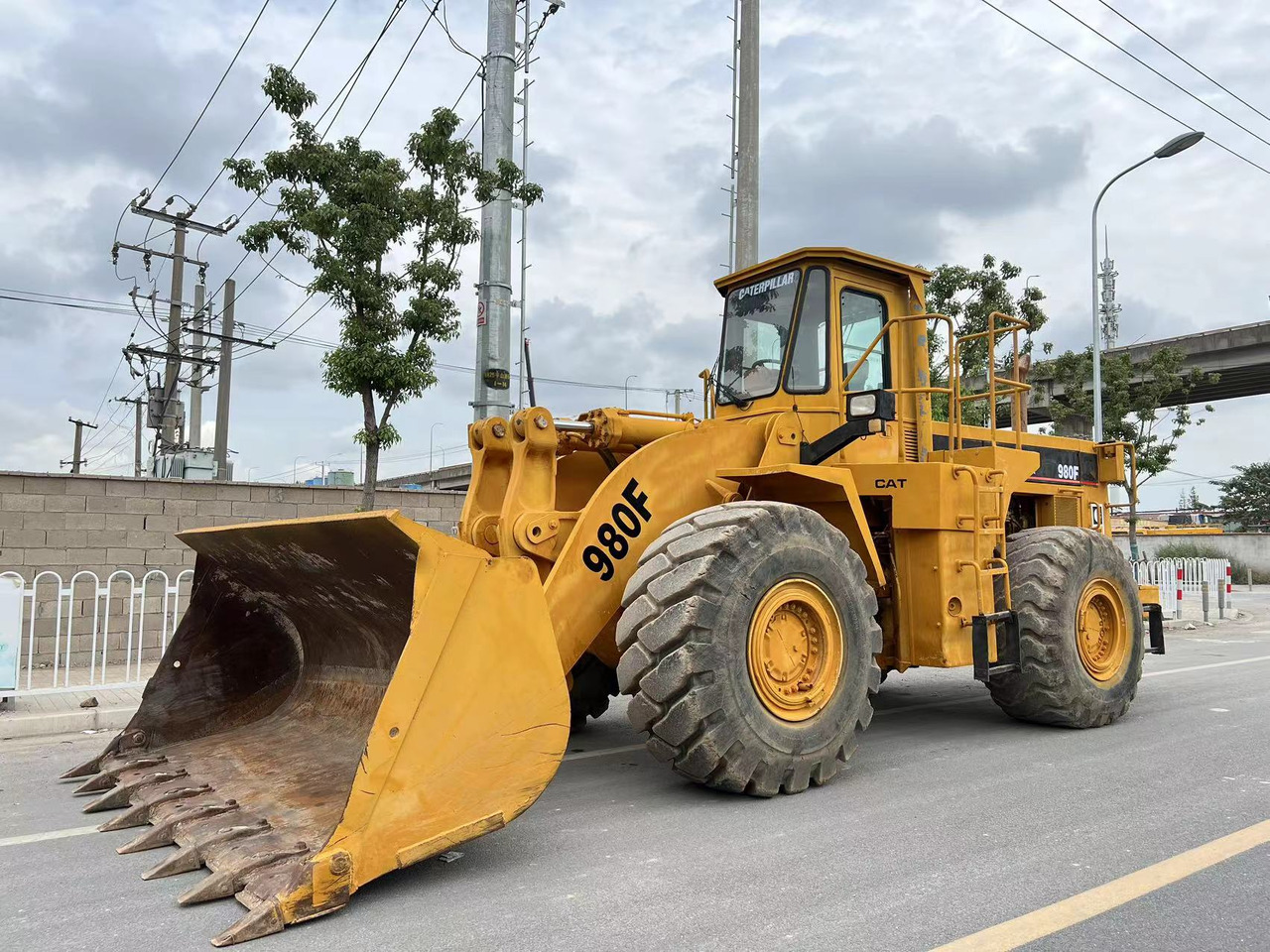 CATERPILLAR 980F - اللودر المجنزر: صور 1 CATERPILLAR 980F - اللودر المجنزر: صور 1