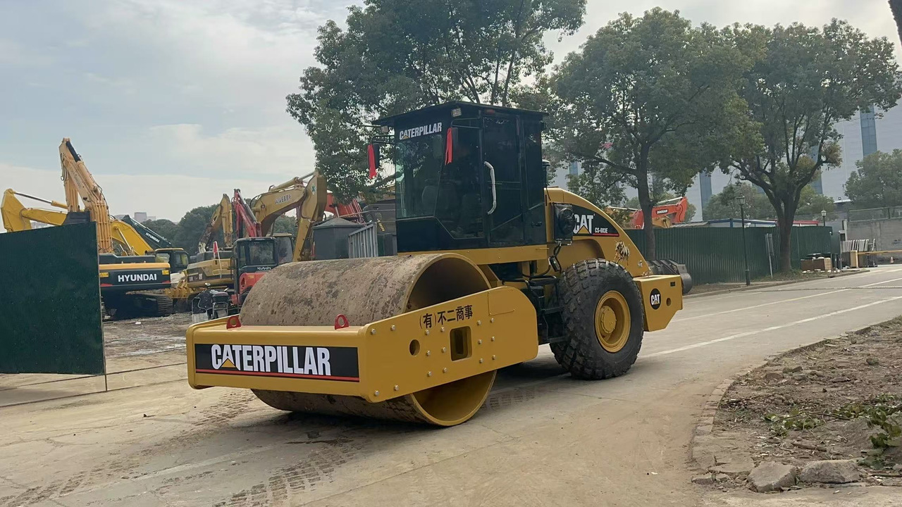 CATERPILLAR CS683E - مدحلة الأسفلت: صور 5 CATERPILLAR CS683E - مدحلة الأسفلت: صور 5