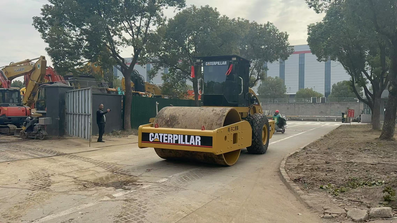 CATERPILLAR CS683E - مدحلة الأسفلت: صور 4 CATERPILLAR CS683E - مدحلة الأسفلت: صور 4