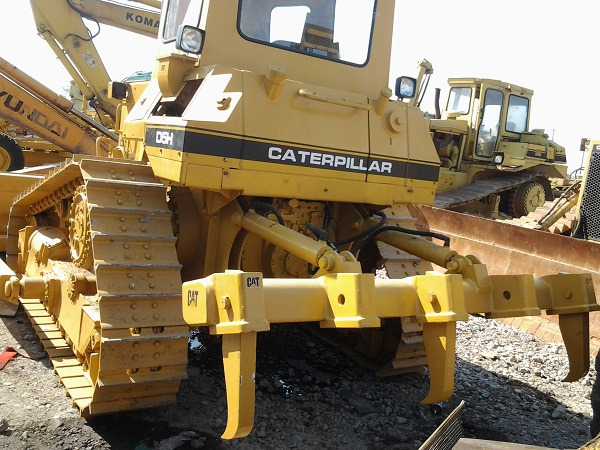 CATERPILLAR D5H - بلدوزر: صور 3 CATERPILLAR D5H - بلدوزر: صور 3