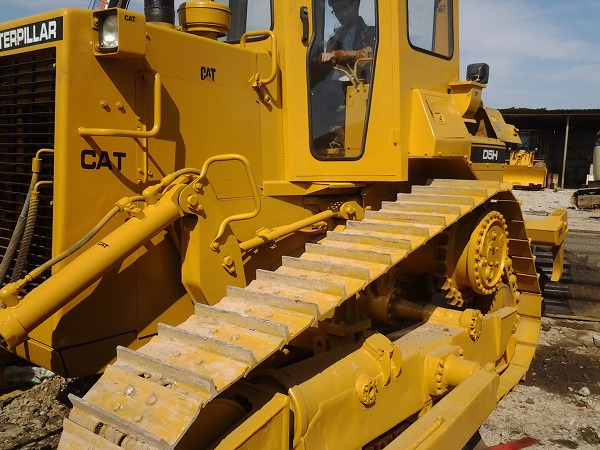 CATERPILLAR D5H - بلدوزر: صور 2 CATERPILLAR D5H - بلدوزر: صور 2