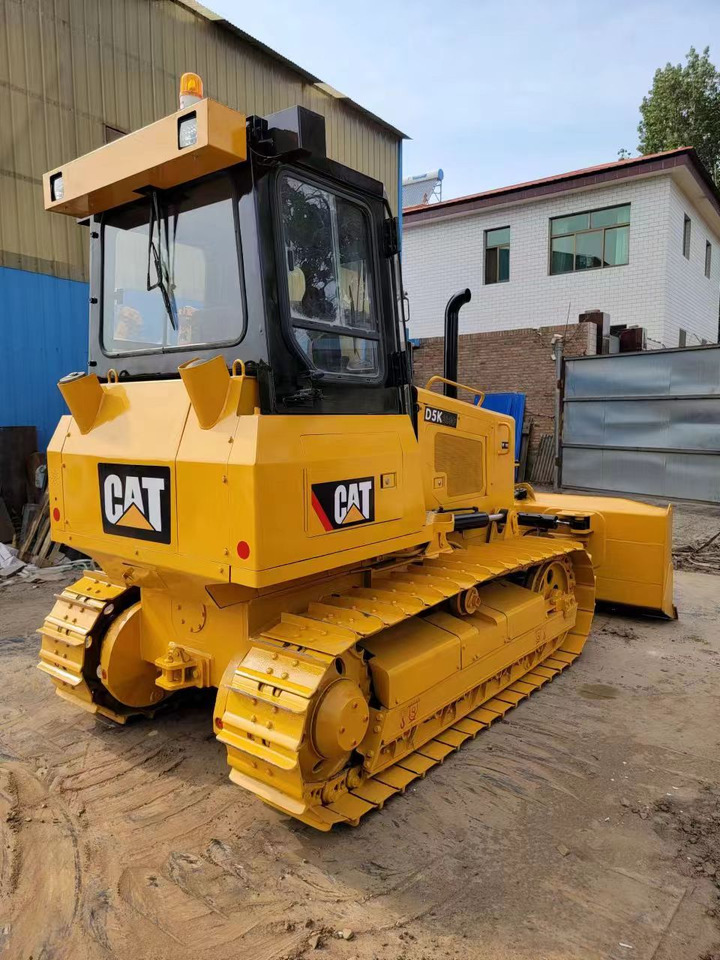 CATERPILLAR D5K - بلدوزر: صور 4 CATERPILLAR D5K - بلدوزر: صور 4
