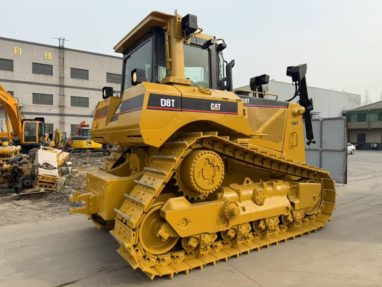 CATERPILLAR D8T - بلدوزر: صور 3 CATERPILLAR D8T - بلدوزر: صور 3