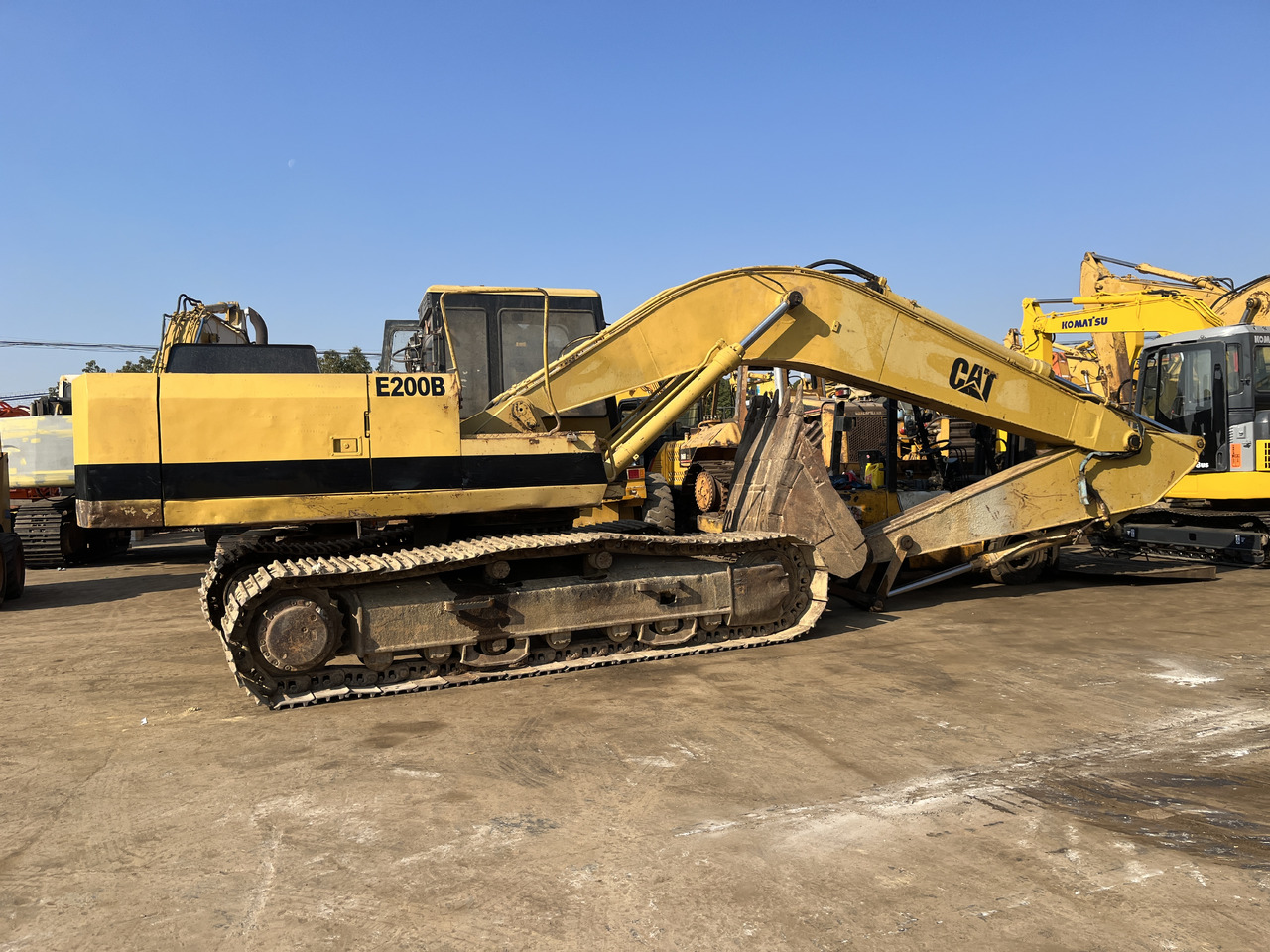 CATERPILLAR E200 - حفارات زحافة: صور 1 CATERPILLAR E200 - حفارات زحافة: صور 1