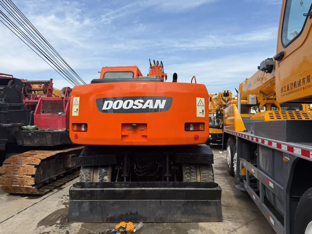 DOOSAN DH150W-7 - حفارة على عجلات: صور 3 DOOSAN DH150W-7 - حفارة على عجلات: صور 3