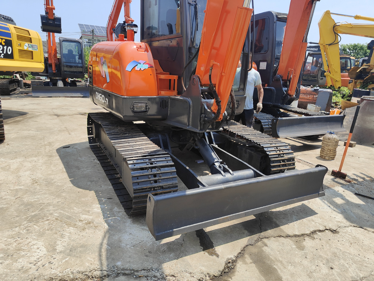 DOOSAN DH60-7 - حفارات زحافة: صور 4 DOOSAN DH60-7 - حفارات زحافة: صور 4
