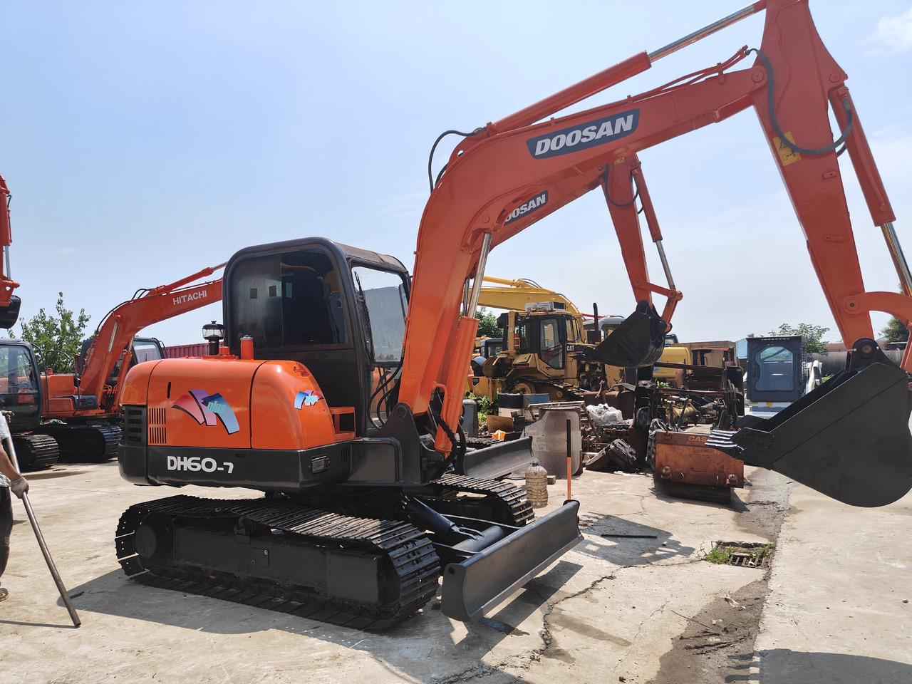 DOOSAN DH60-7 - حفارات زحافة: صور 1 DOOSAN DH60-7 - حفارات زحافة: صور 1