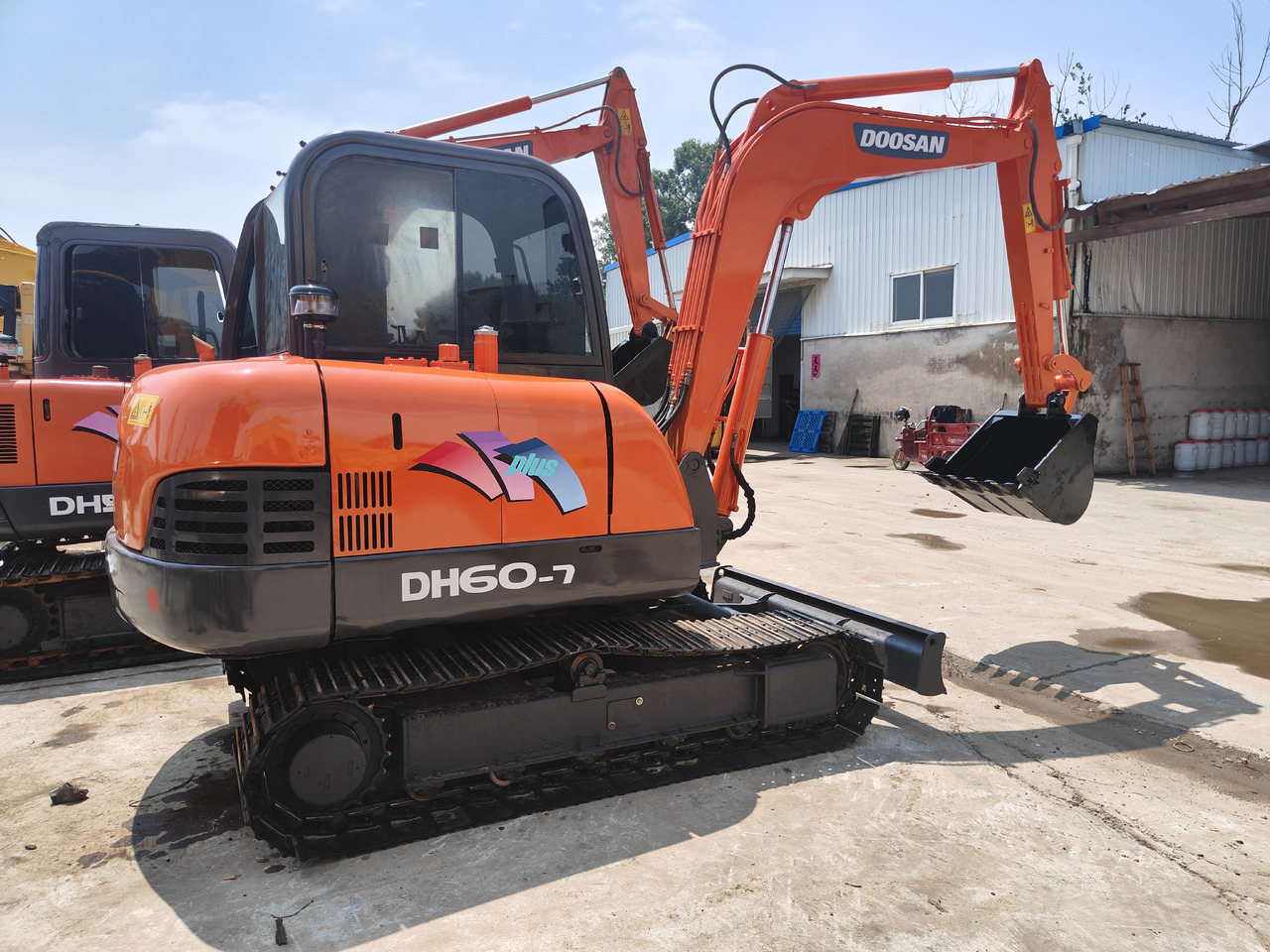 DOOSAN DH60-7 - حفارات زحافة: صور 2 DOOSAN DH60-7 - حفارات زحافة: صور 2