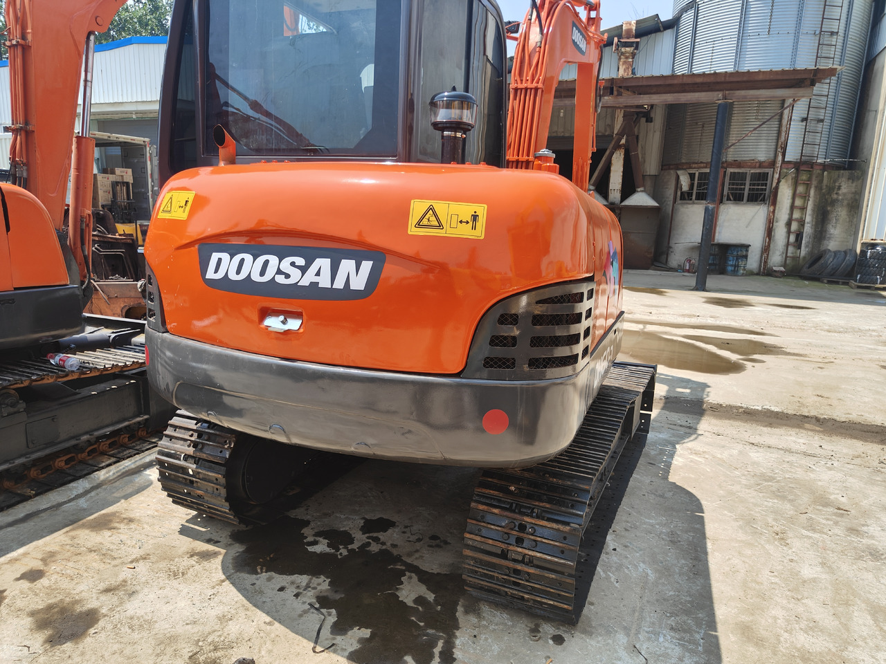 DOOSAN DH60-7 - حفارات زحافة: صور 3 DOOSAN DH60-7 - حفارات زحافة: صور 3