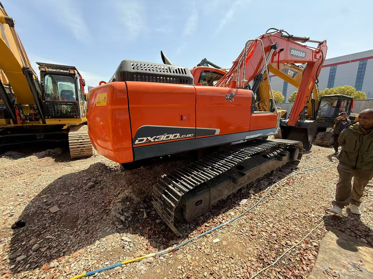 DOOSAN DX300LC-9C - حفارات زحافة: صور 1 DOOSAN DX300LC-9C - حفارات زحافة: صور 1