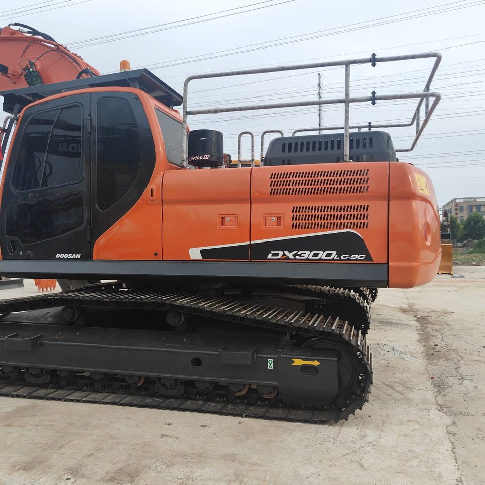 DOOSAN DX300LC-9C - حفارات زحافة: صور 3 DOOSAN DX300LC-9C - حفارات زحافة: صور 3