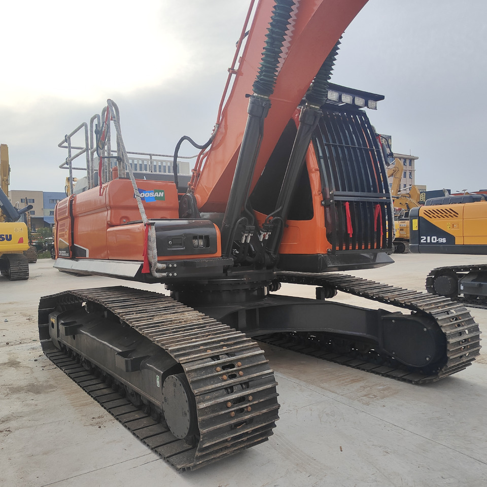 DOOSAN DX300LC-9C - حفارات زحافة: صور 1 DOOSAN DX300LC-9C - حفارات زحافة: صور 1