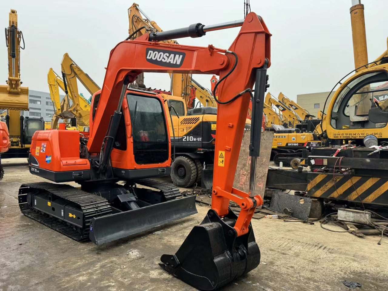 DOOSAN DX75-9C - حفارات زحافة: صور 1 DOOSAN DX75-9C - حفارات زحافة: صور 1