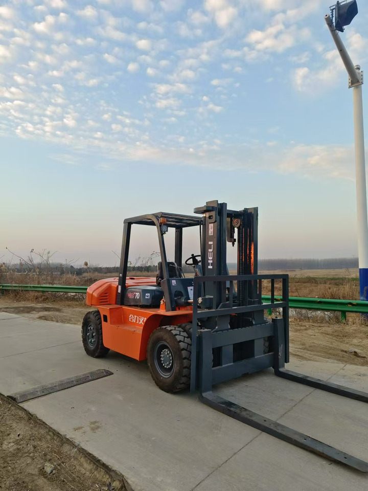 HELI 7-ton - رافعة شوكية ديزل: صور 3 HELI 7-ton - رافعة شوكية ديزل: صور 3