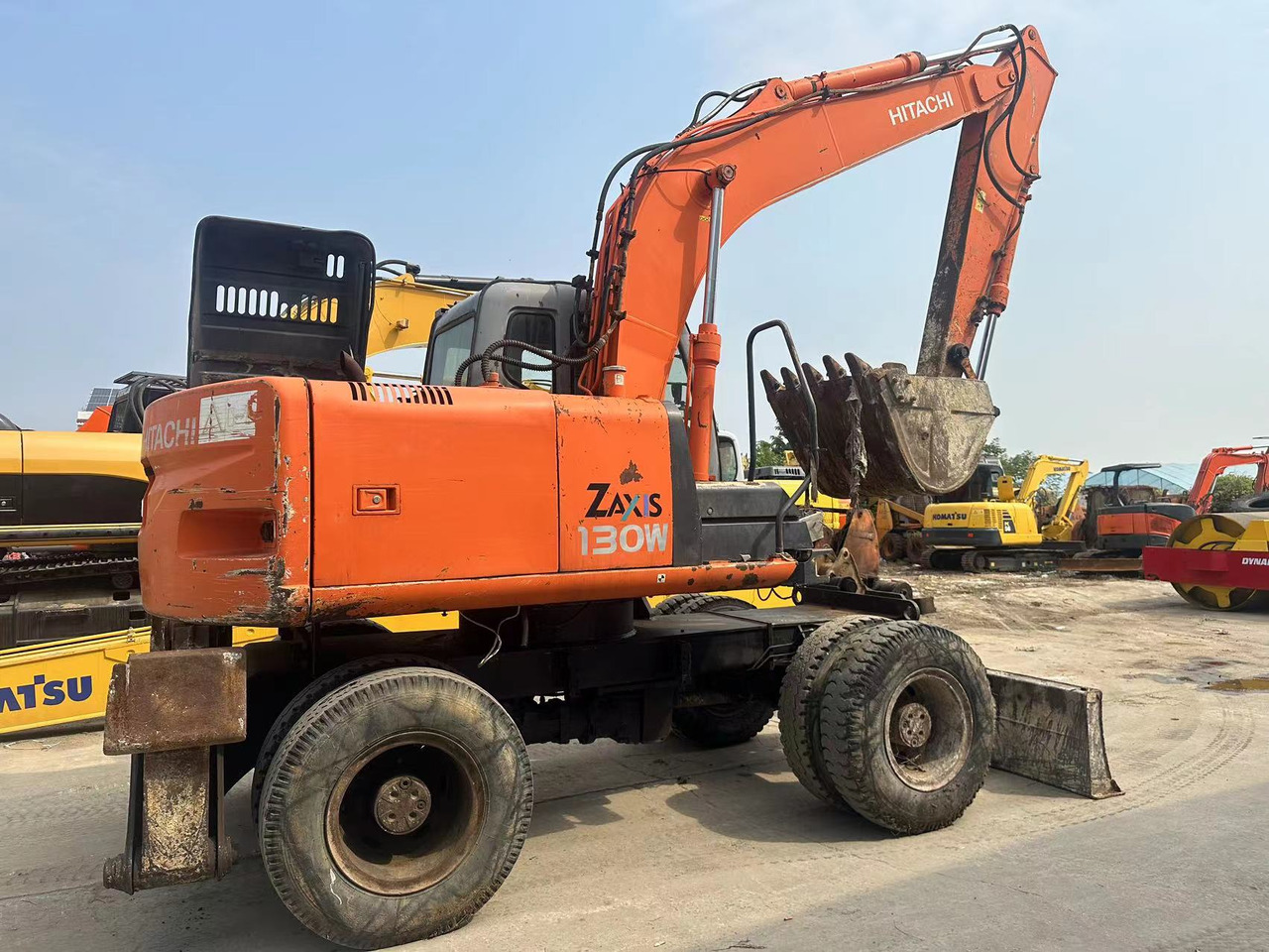 HITACHI ZX130 - حفارة على عجلات: صور 4 HITACHI ZX130 - حفارة على عجلات: صور 4