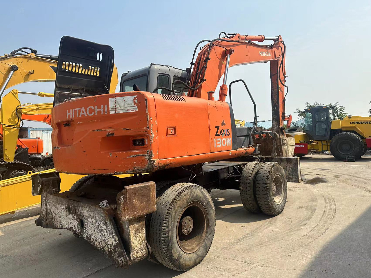 HITACHI ZX130 - حفارة على عجلات: صور 2 HITACHI ZX130 - حفارة على عجلات: صور 2