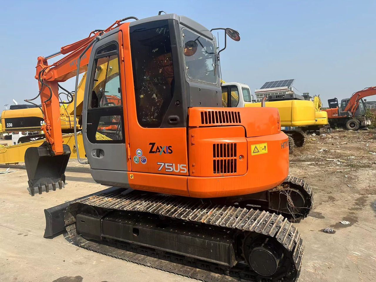 HITACHI ZX75 - حفارات زحافة: صور 2 HITACHI ZX75 - حفارات زحافة: صور 2