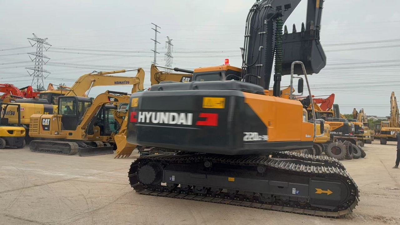 HYUNDAI R220LC-9S - حفارات زحافة: صور 4 HYUNDAI R220LC-9S - حفارات زحافة: صور 4