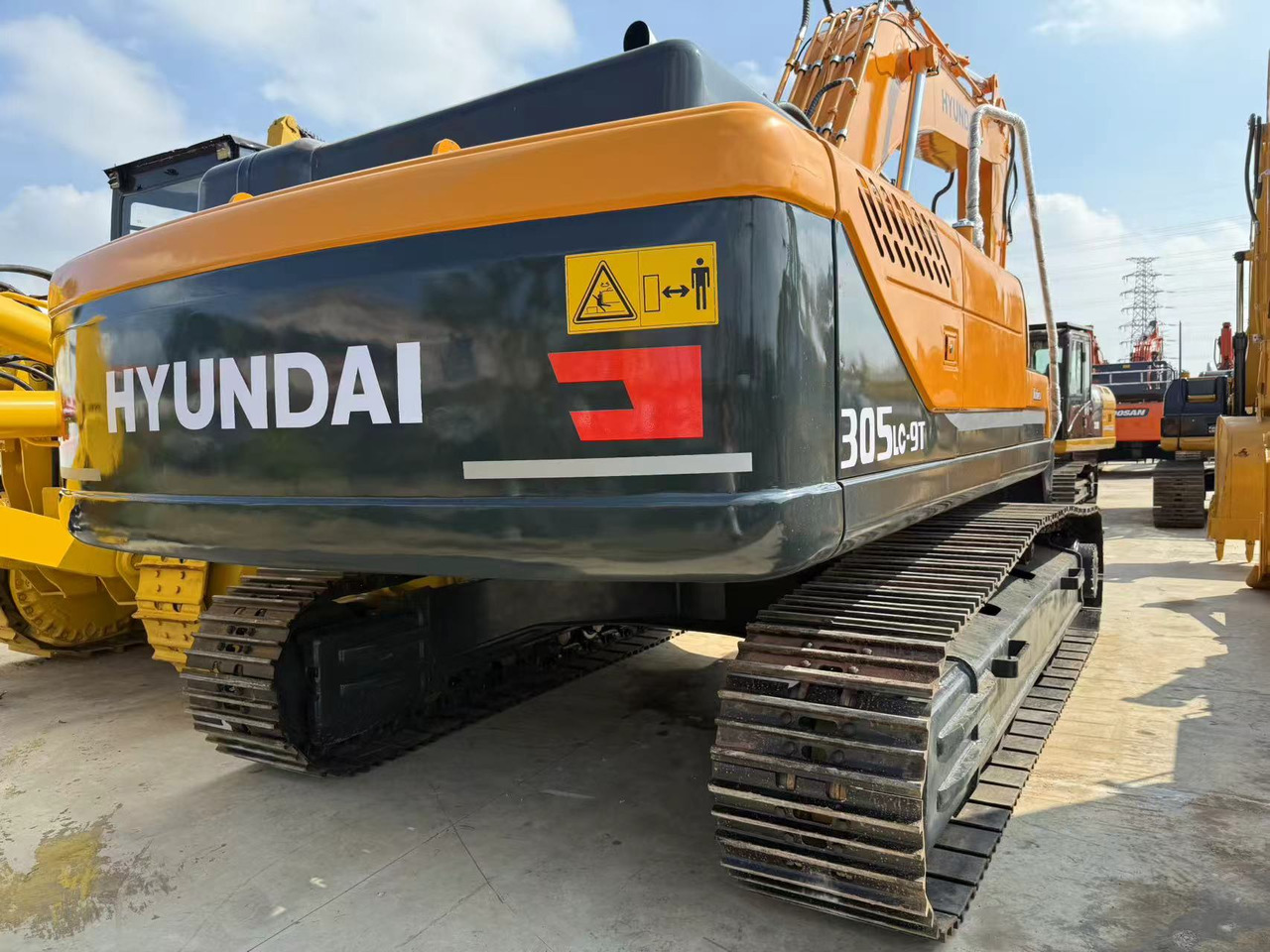 HYUNDAI R305LC-9T - حفارات زحافة: صور 4 HYUNDAI R305LC-9T - حفارات زحافة: صور 4