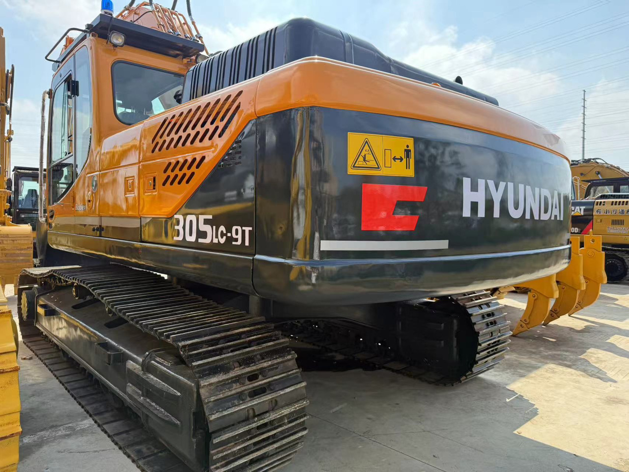 HYUNDAI R305LC-9T - حفارات زحافة: صور 3 HYUNDAI R305LC-9T - حفارات زحافة: صور 3