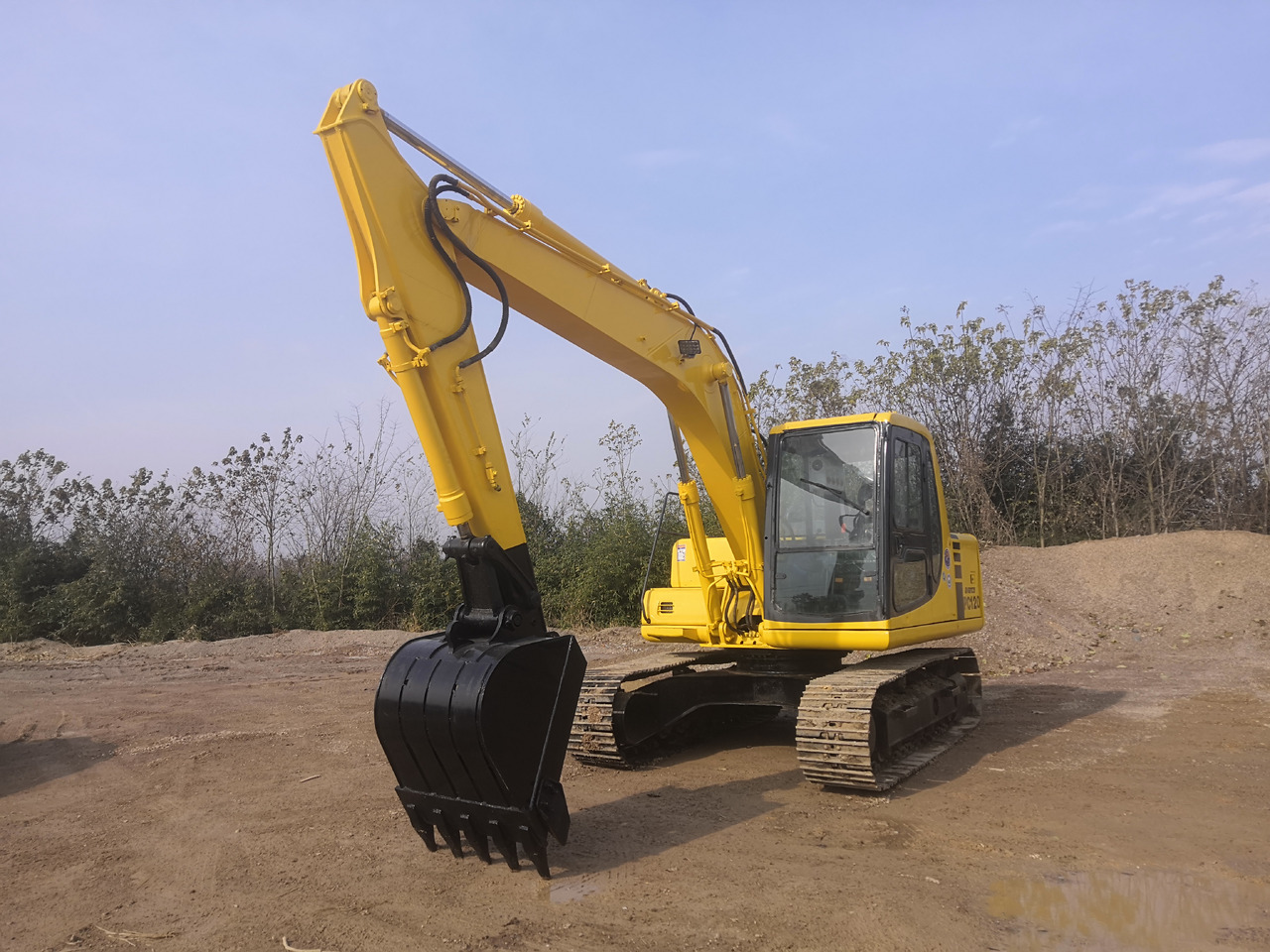 KOMATSU PC120-6 - حفارات زحافة: صور 5 KOMATSU PC120-6 - حفارات زحافة: صور 5